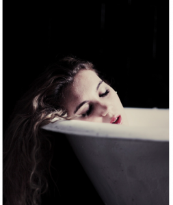 Photography courses and workshops - A girl in the bathtub (18)