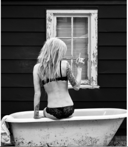 Photography courses and workshops - A girl in the bathtub (3)